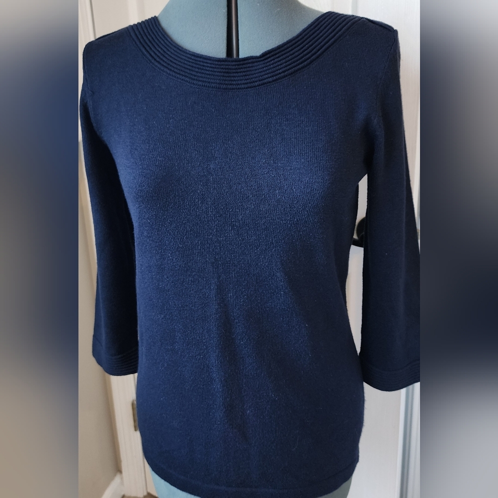 Banana Republic navy sweater. M